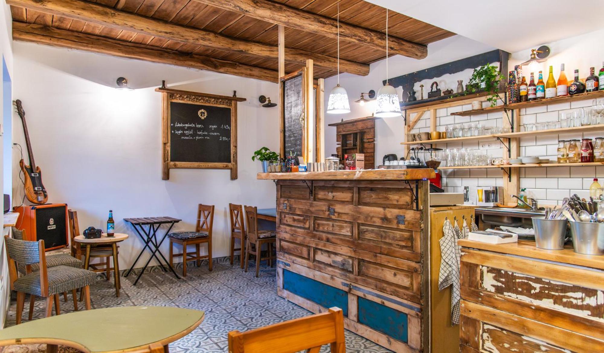Minifaktura Loft Apartman & Reggelizo Es Etelbar Szokolya Eksteriør bilde