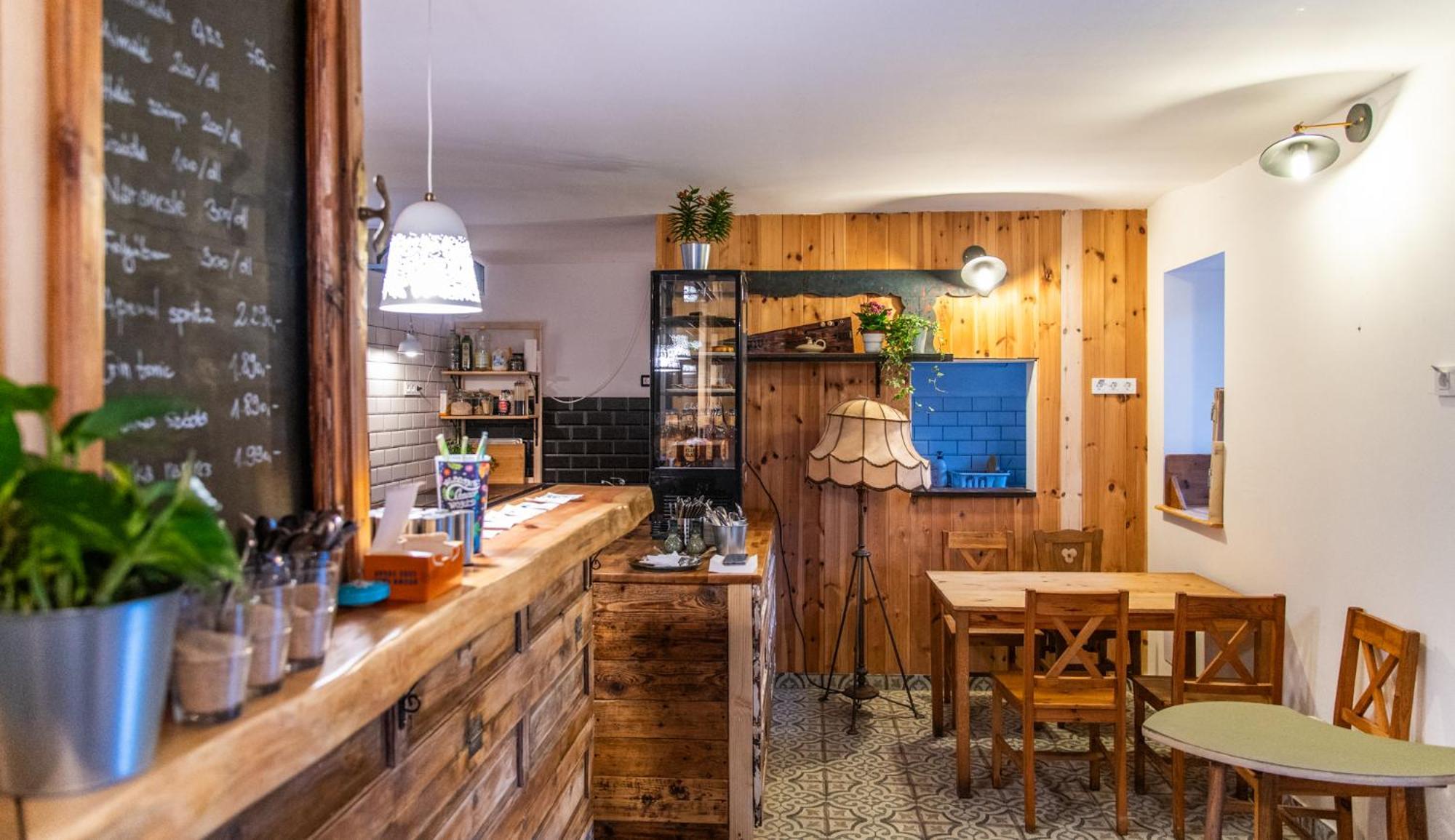Minifaktura Loft Apartman & Reggelizo Es Etelbar Szokolya Eksteriør bilde